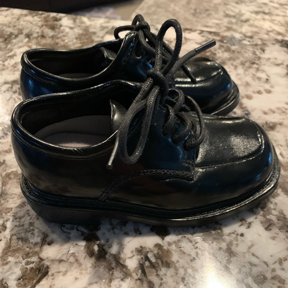 Boys Dress Sho - Picture 2 of 2